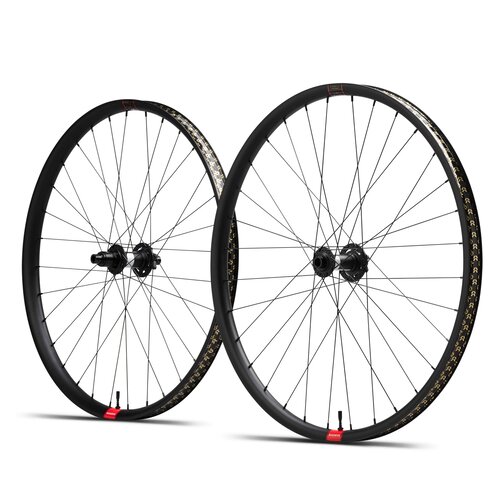 RESERVE RESERVE Roues 30 HD AL 29 DT350 XD 6b RESERVE RESERVE Roues 30 HD AL 29 DT350 XD 6b